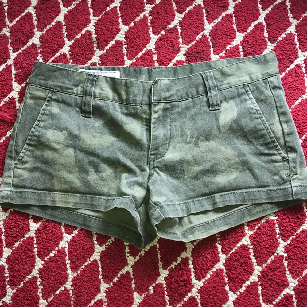 Hurley camo shorts